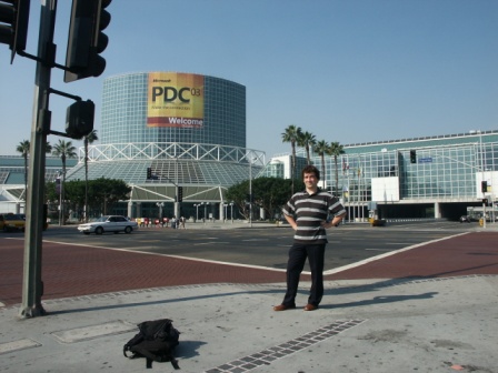 Nico Vuyge in front of the LACC during PDC 2003